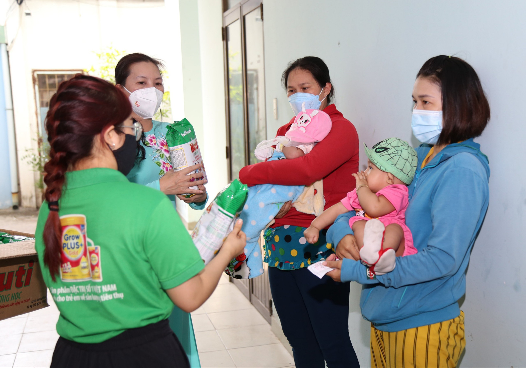 Quỹ Ph&aacute;t triển T&agrave;i năng Việt trao Triệu phần qu&agrave; san sẻ y&ecirc;u thương đến c&aacute;c ho&agrave;n cảnh kh&oacute; khăn - Ảnh 1.