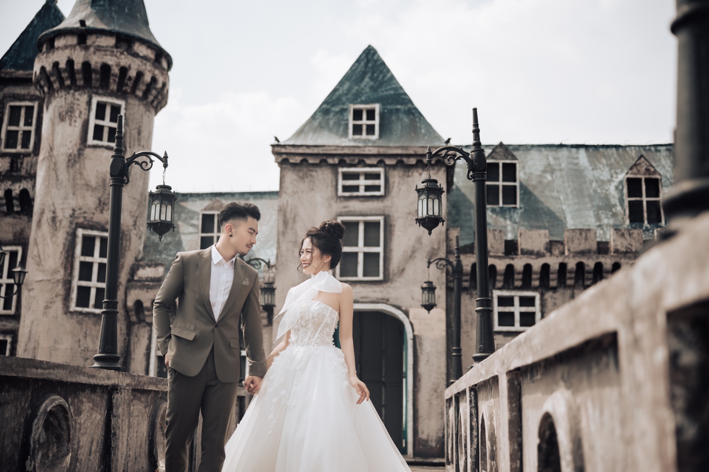 Đã mắt với những album cưới tại phim trường qua ống kính của Amie De Charme - Ảnh 2.