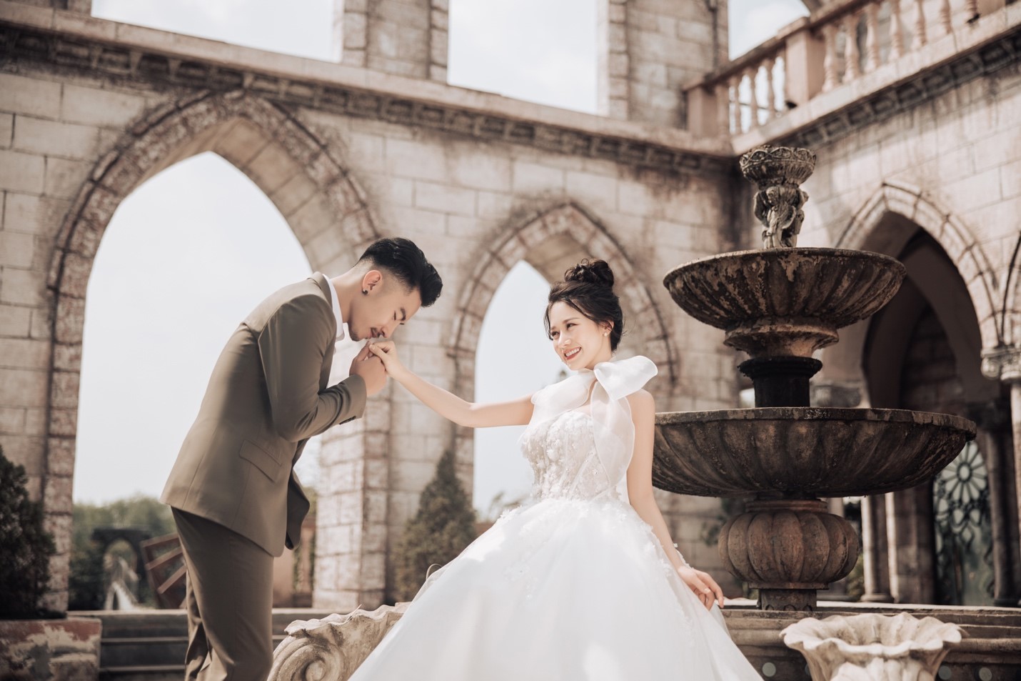 Đã mắt với những album cưới tại phim trường qua ống kính của Amie De Charme - Ảnh 16.