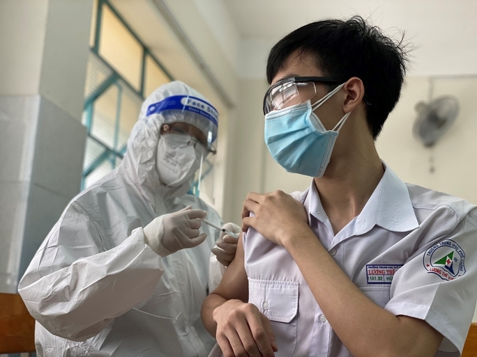 Sẵn sàng tiêm vắc-xin Covid-19 cho trẻ từ 5-11 tuổi và lập phương án tiêm mũi 4 - Ảnh 1.