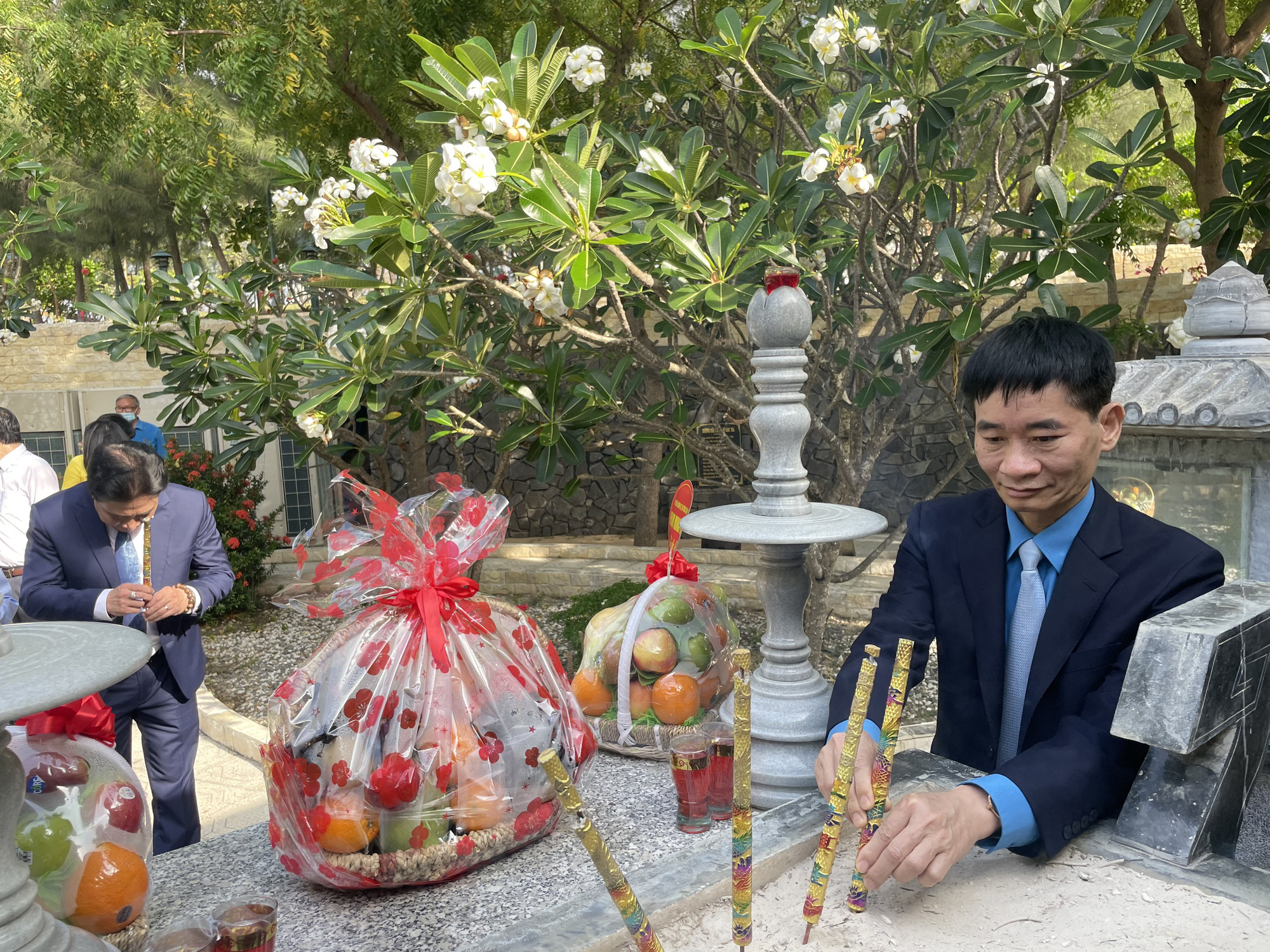 X&uacute;c động tưởng niệm 64 chiến sĩ Hải qu&acirc;n hy sinh tại Gạc Ma - Ảnh 6.