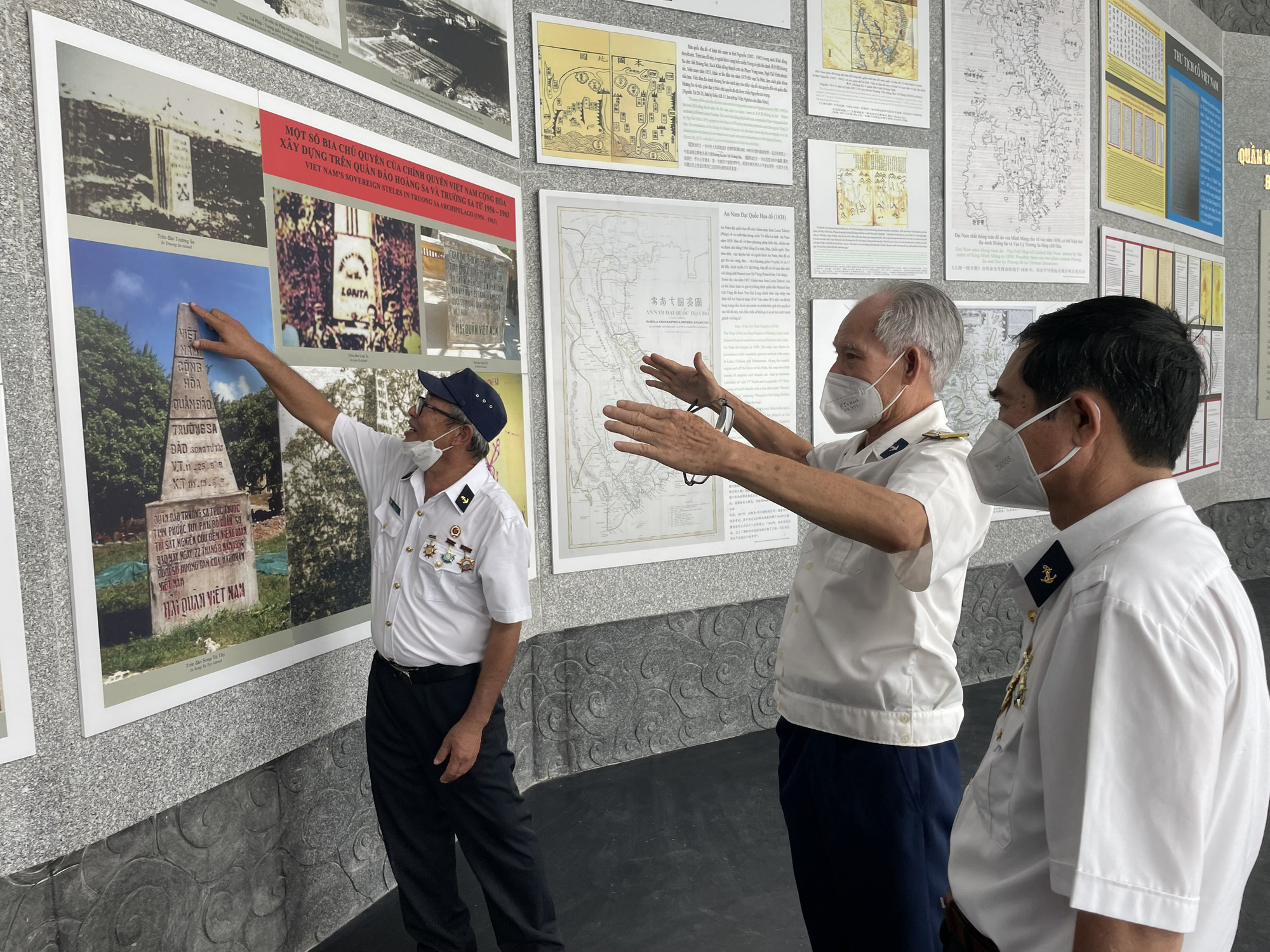 X&uacute;c động tưởng niệm 64 chiến sĩ Hải qu&acirc;n hy sinh tại Gạc Ma - Ảnh 13.