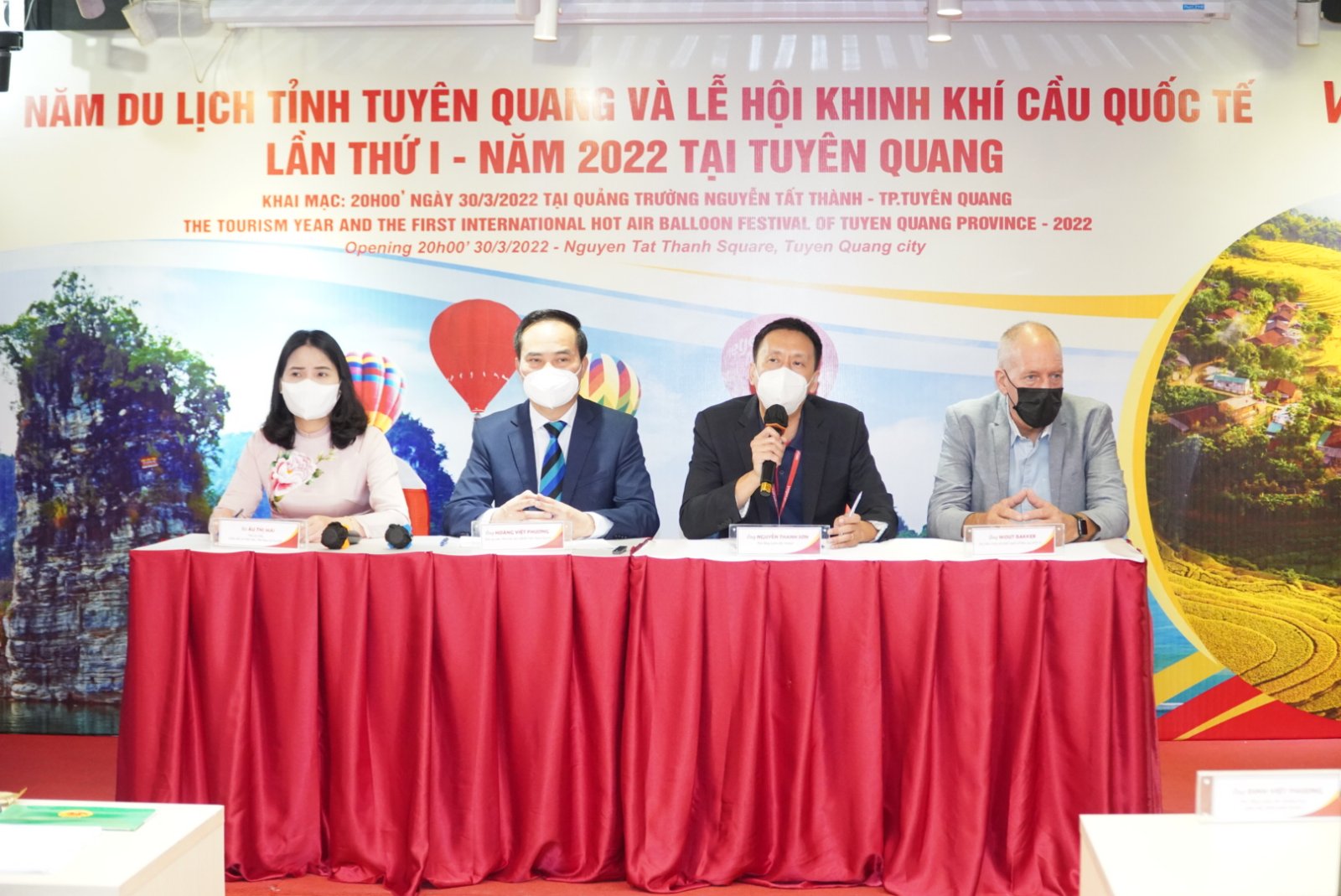 Lẫn đầu ti&ecirc;n c&oacute; Lễ hội Khinh kh&iacute; cầu quốc tế, quảng b&aacute; du lịch Tuy&ecirc;n Quang - Ảnh 1.