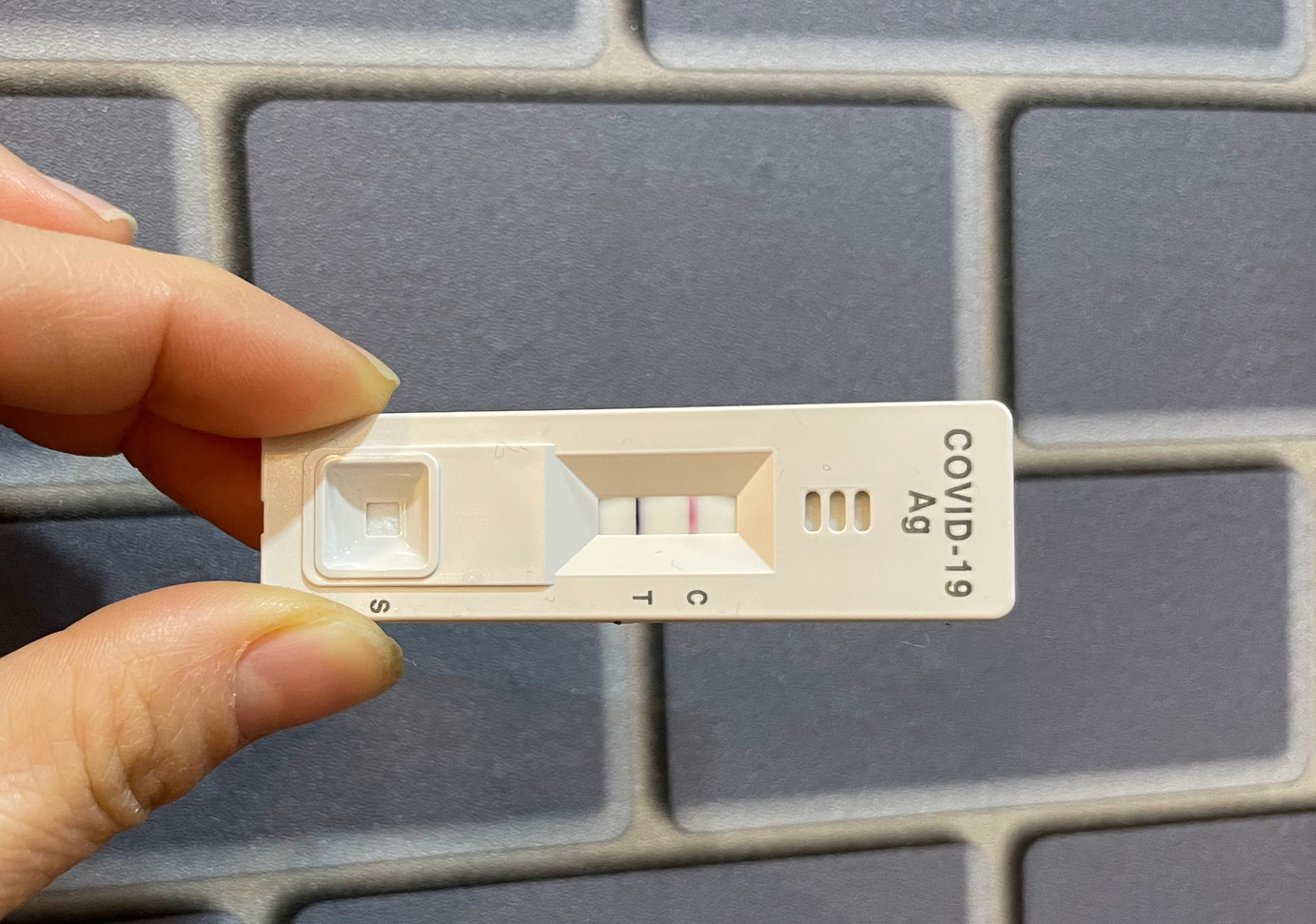 Không cần nhân viên y tế giám sát từ xa, F0 tự test nhanh vẫn được công nhận