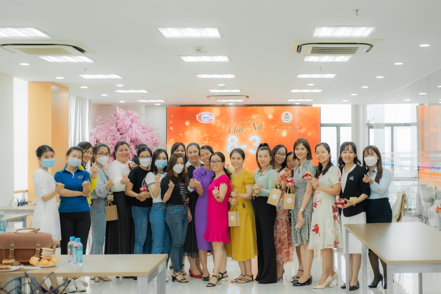 Tri &acirc;n ph&aacute;i đẹp Him Lam Land nh&acirc;n ng&agrave;y Quốc tế Phụ nữ - Ảnh 1.