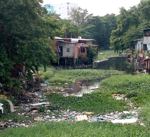 Làm sao trị bệnh vứt rác bừa bãi? (*): Tăng cường giám sát, xử phạt nghiêm minh
