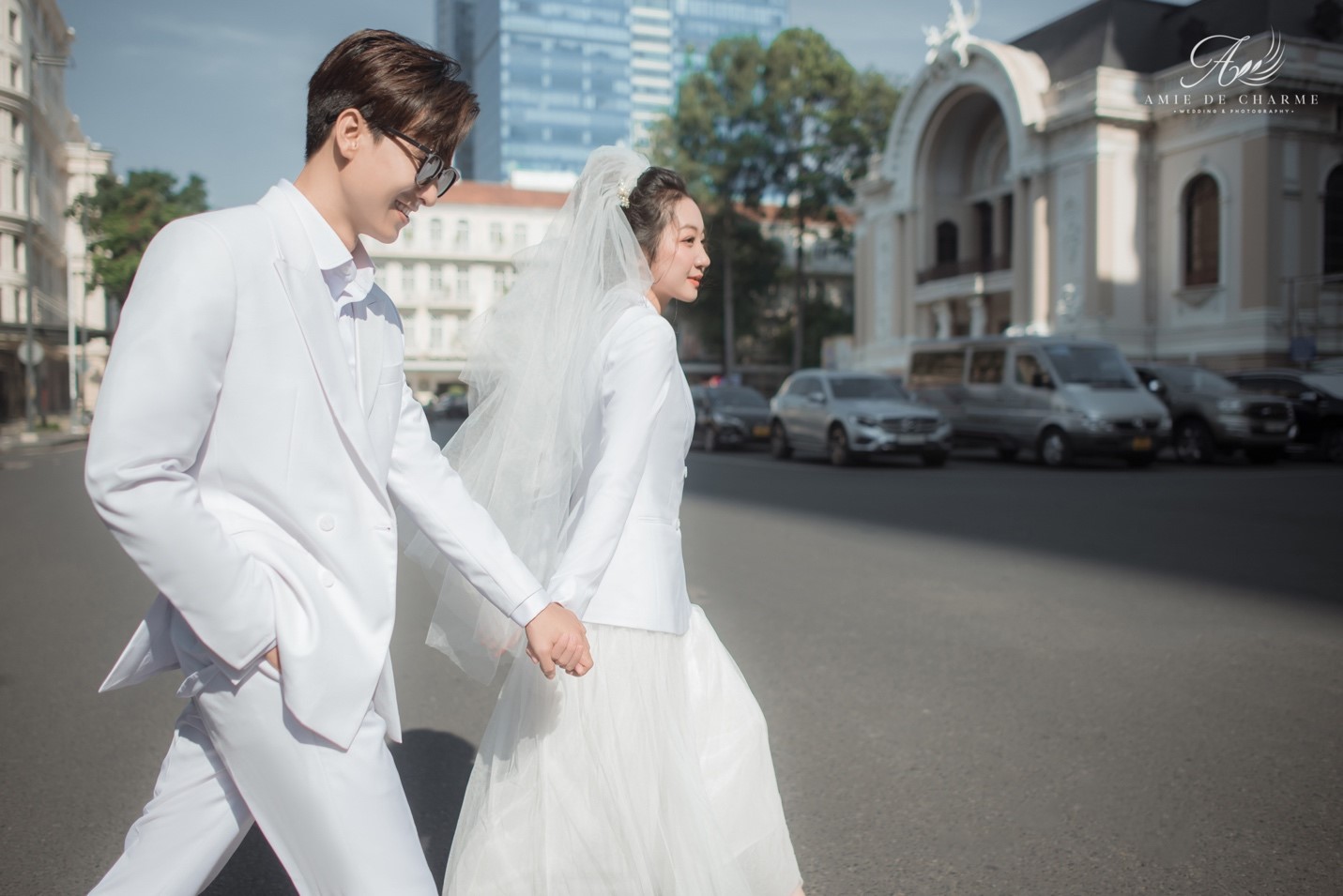 Trải nghiệm chụp ảnh cưới vòng quanh TP HCM - Ảnh 2.