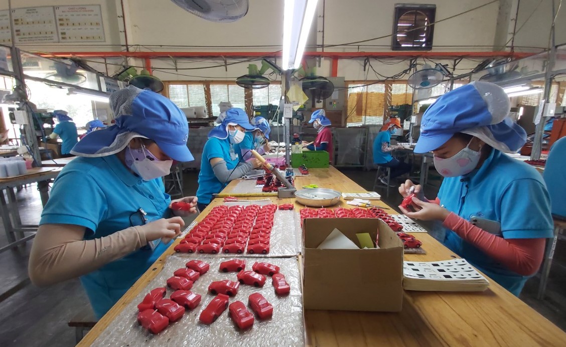 Đưa lao động trở lại nhà máy