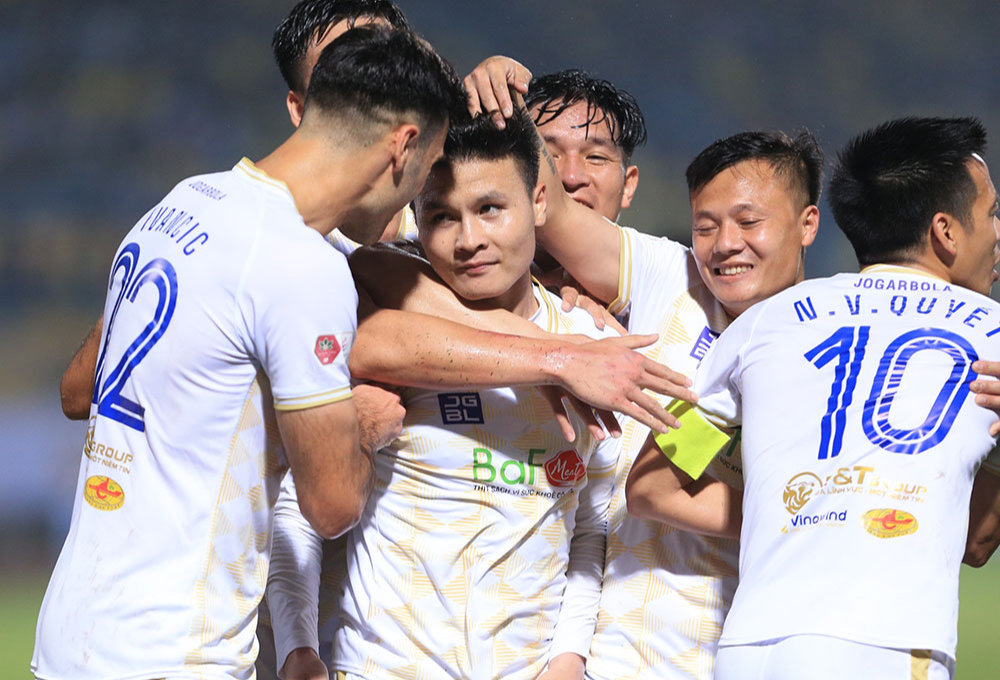 Quang Hải lập công giúp Hà Nội FC đánh bại Thanh Hóa