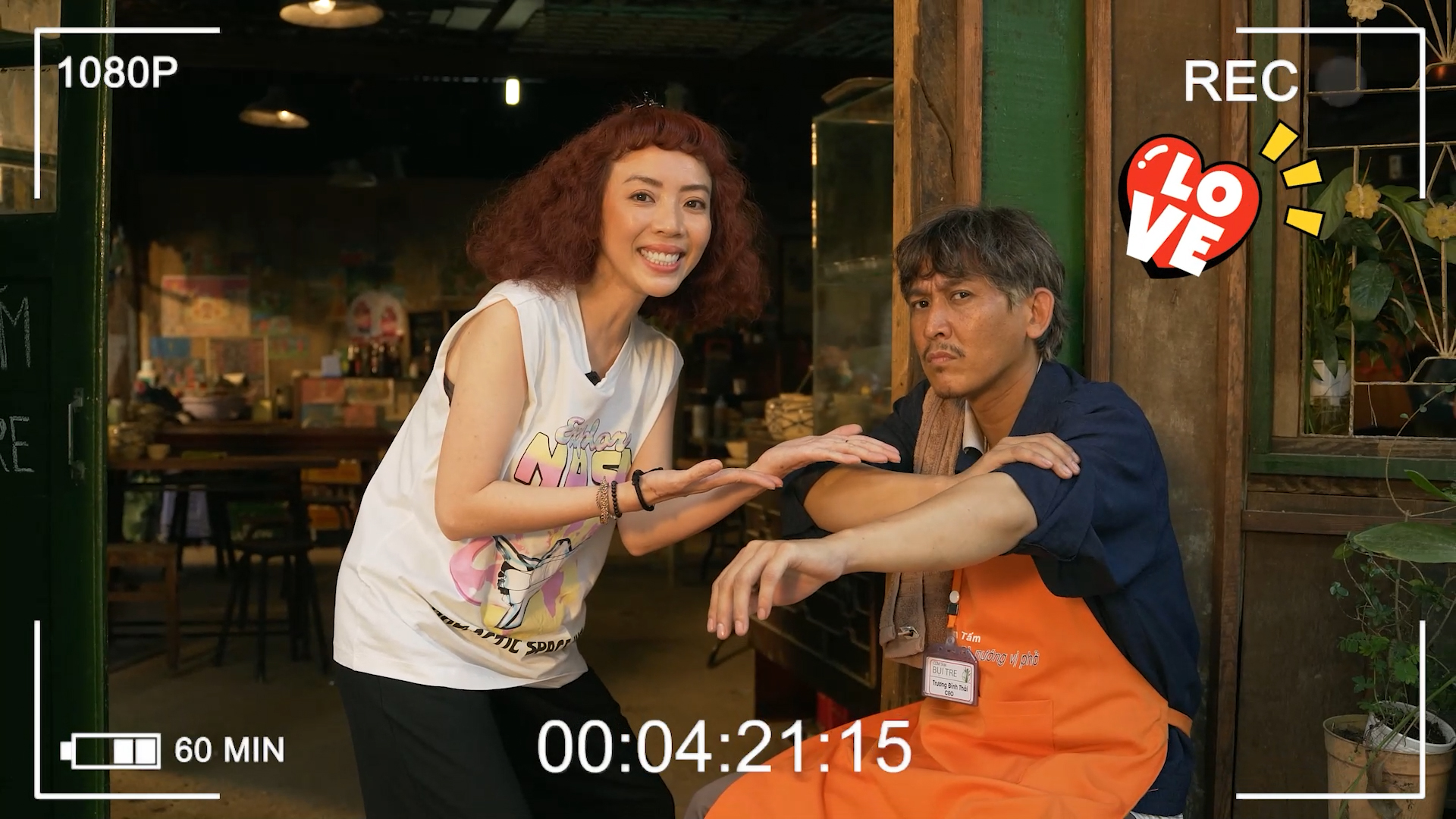 Thu Trang d&iacute; dỏm h&eacute; lộ bối cảnh v&agrave; biệt đội b&aacute;n cơm trong &ldquo;Nghề si&ecirc;u dễ&rdquo; - Ảnh 6.