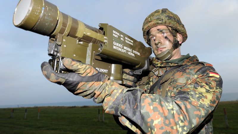 Danh s&aacute;ch vũ kh&iacute; Mỹ gửi cho Ukraine - Ảnh 2.