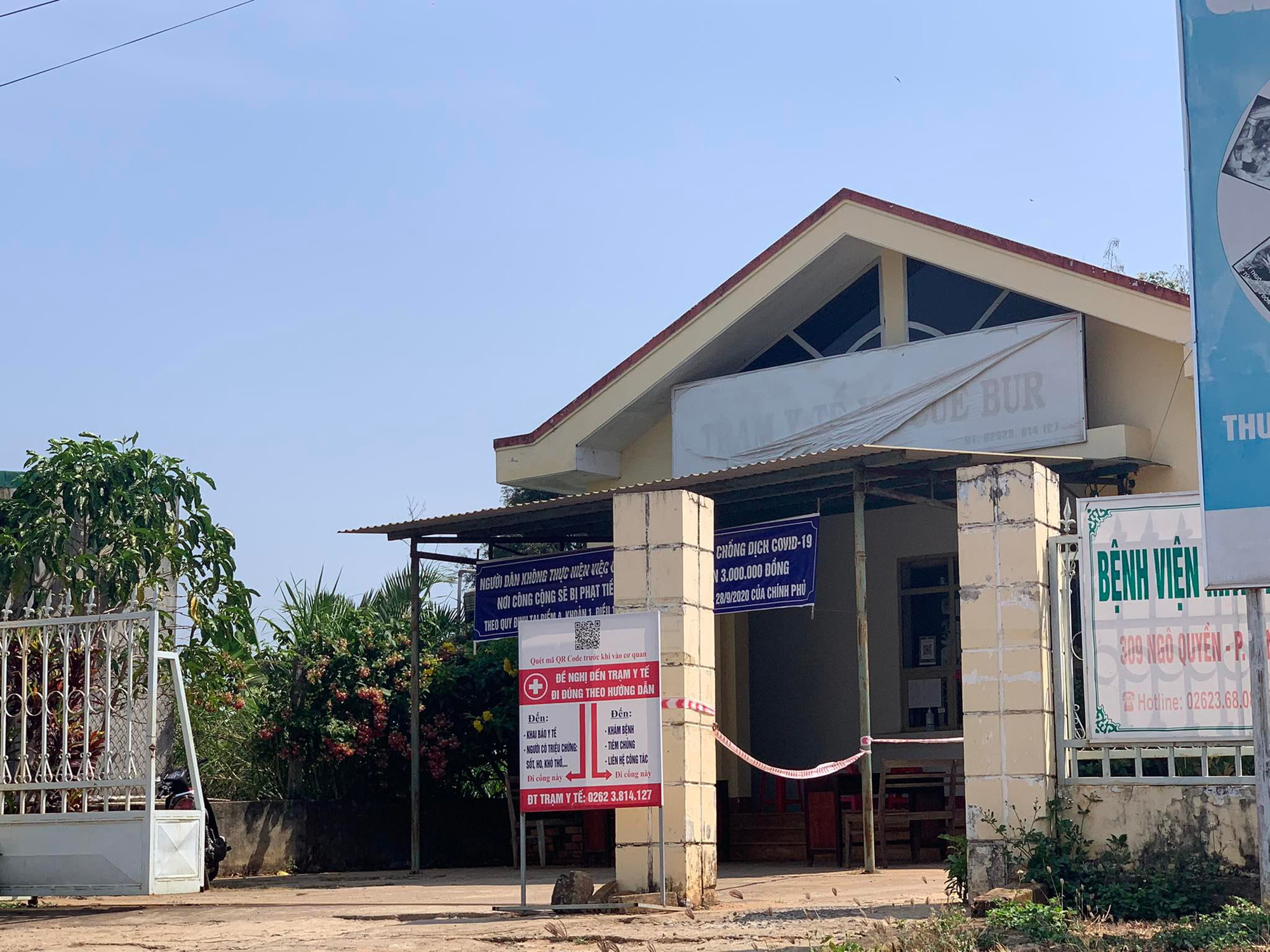 Người dân bức xúc vì trạm y tế thu phí cao test nhanh Covid-19