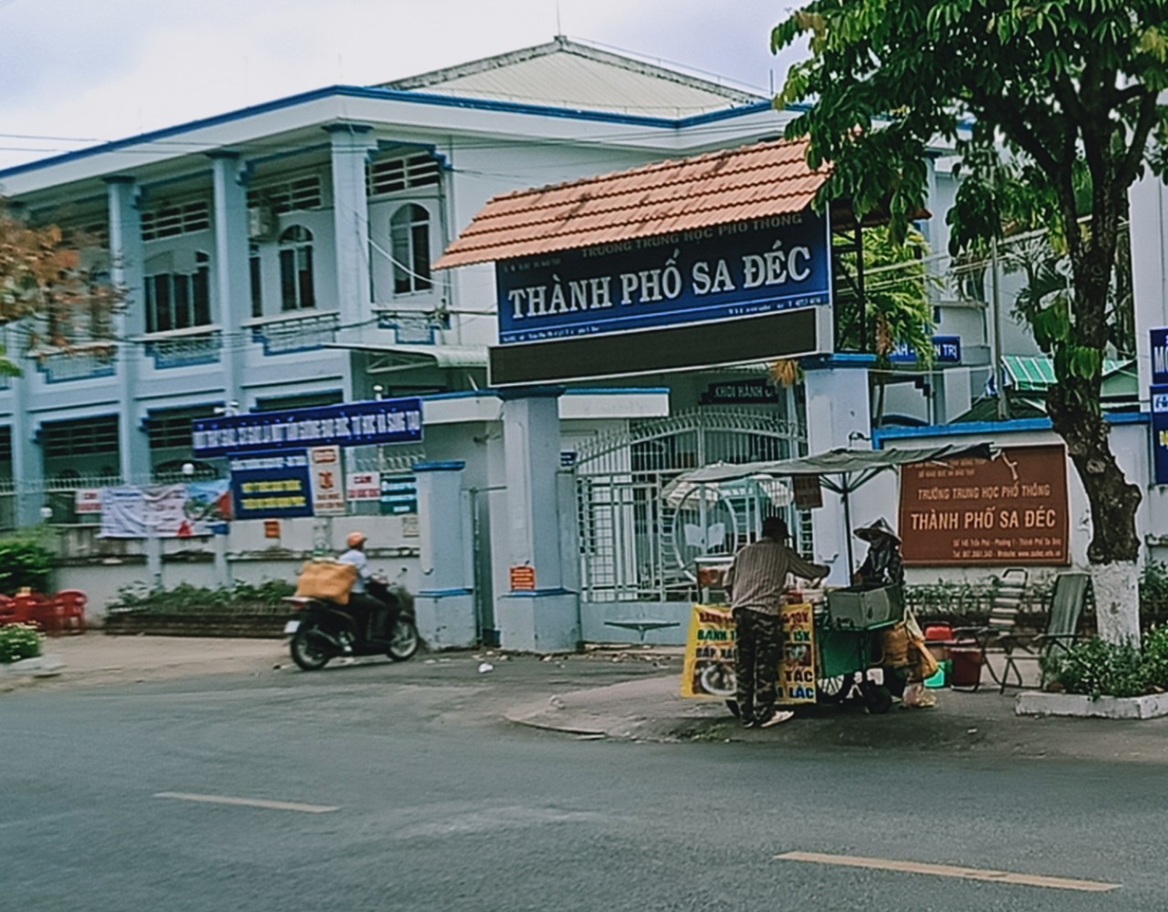 Lãnh đạo Đồng Tháp lên tiếng vụ giáo viên “tố” bị buộc ký vào học bạ trắng