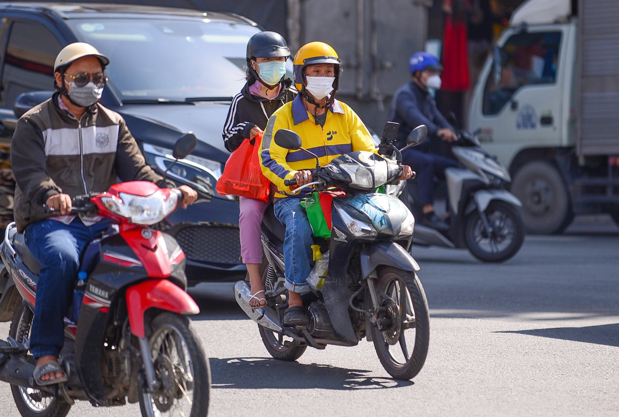 Nhiều tài xế xe công nghệ tắt app vì "càng chạy càng lỗ"