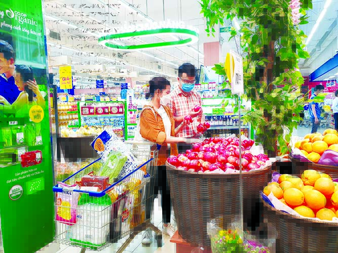 Bà nội trợ linh hoạt ứng phó “bão” tăng giá - Ảnh 2.
