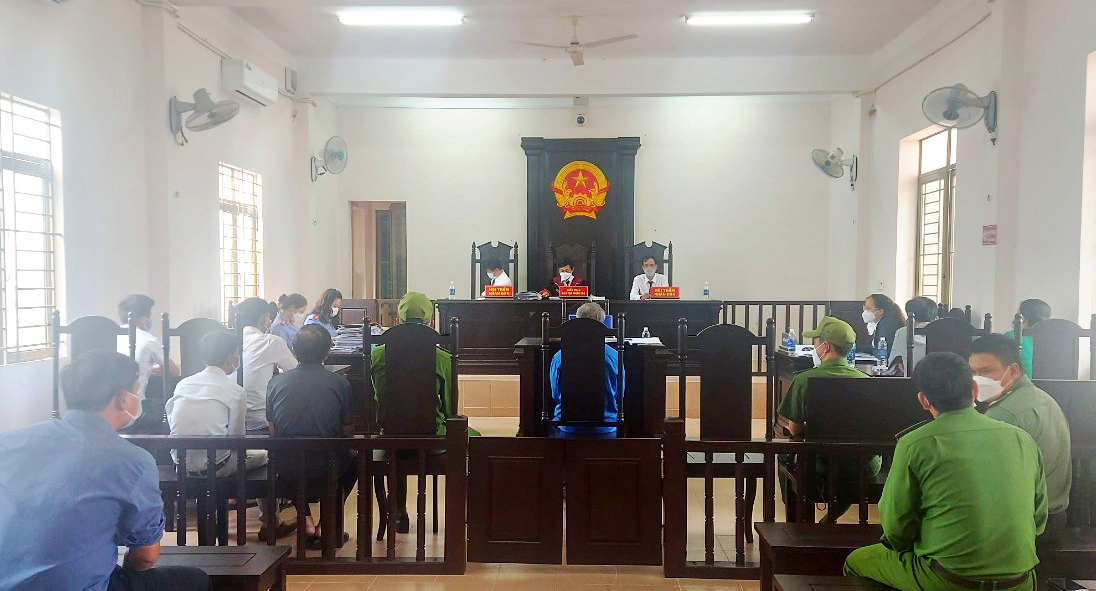 Lâm Đồng: Tham ô hàng tỉ đồng, một hiệu trưởng lãnh 8 năm tù