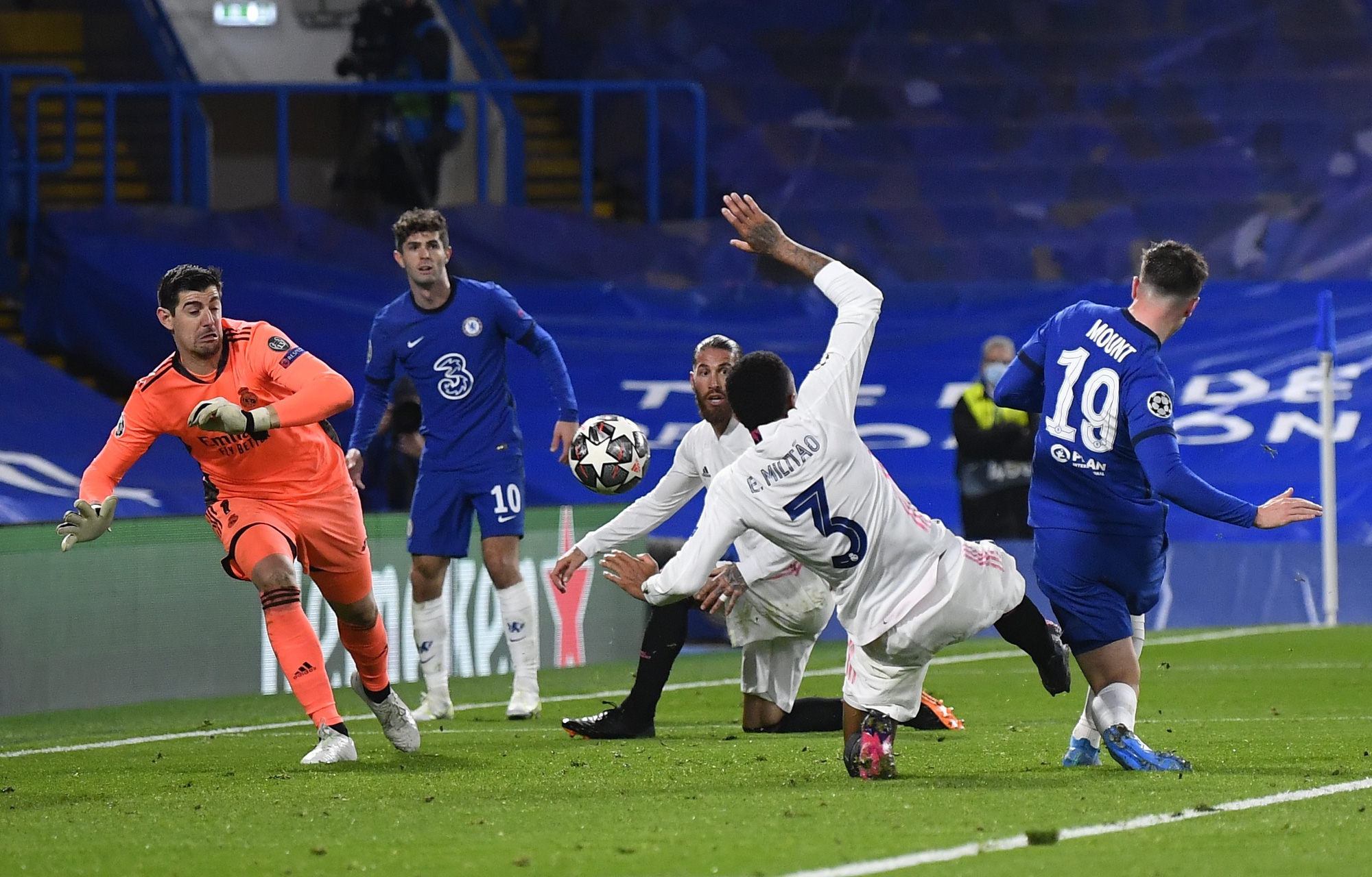 Tứ kết Champions League: Chelsea đại chiến Real Madrid, Man City đối đầu Atletico - Ảnh 1.