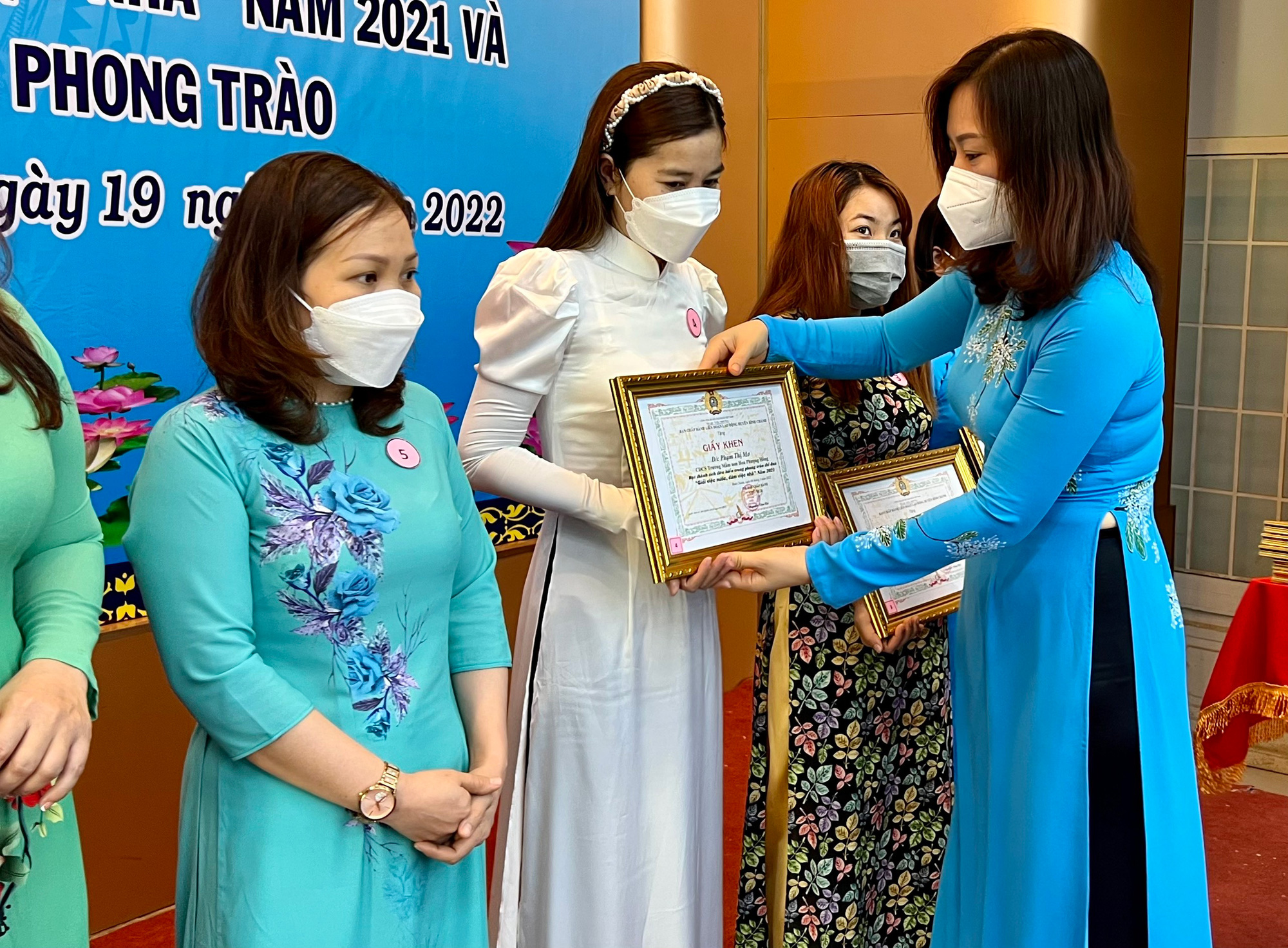 Nhiều hoạt động tôn vinh, chăm lo cho lao động nữ