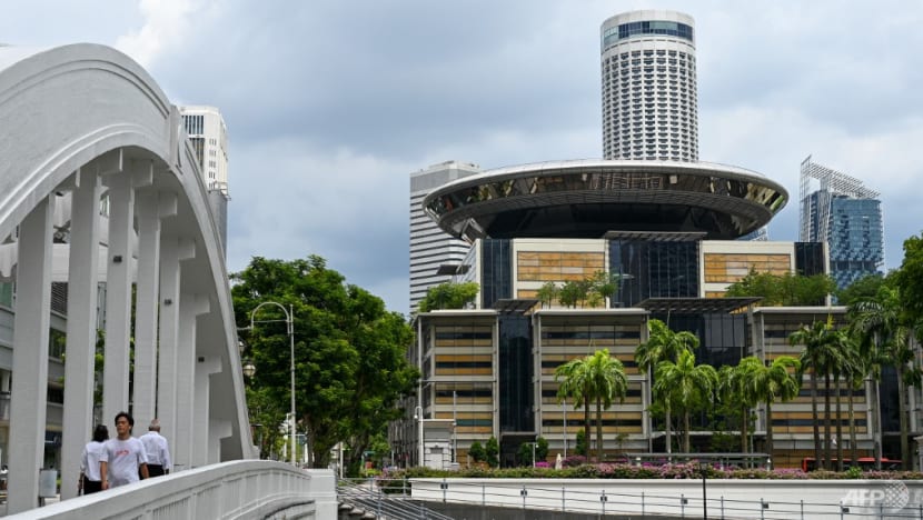 Bản án dành cho kẻ làm cha thú tính ở Singapore