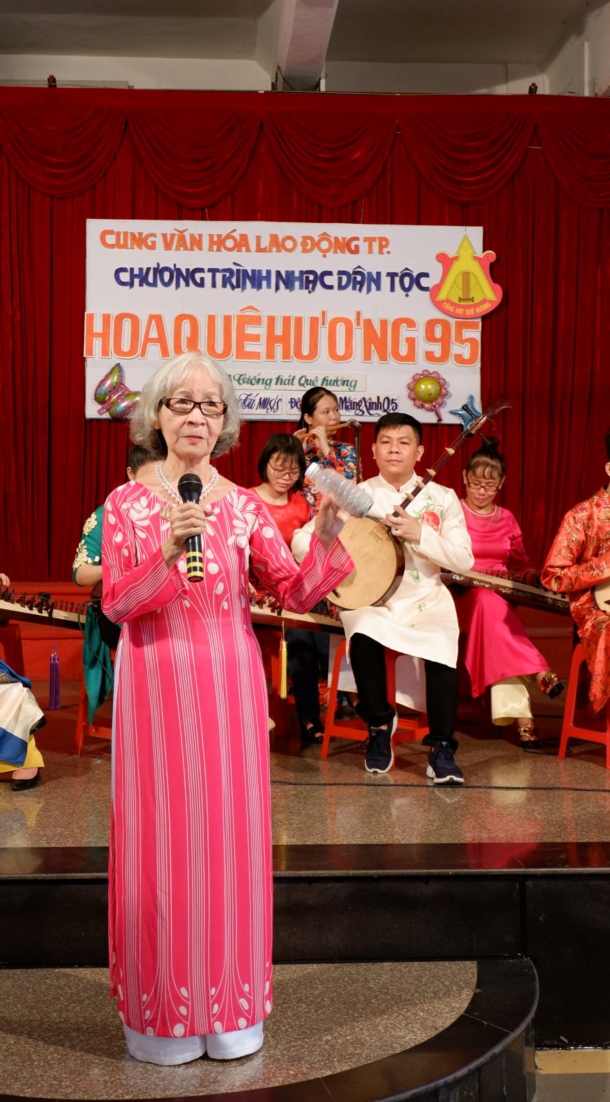 Mai V&agrave;ng nh&acirc;n &aacute;i thăm Nh&agrave; gi&aacute;o ưu t&uacute; Phạm Th&uacute;y Hoan v&agrave; NSƯT Trường Sơn - Ảnh 3.