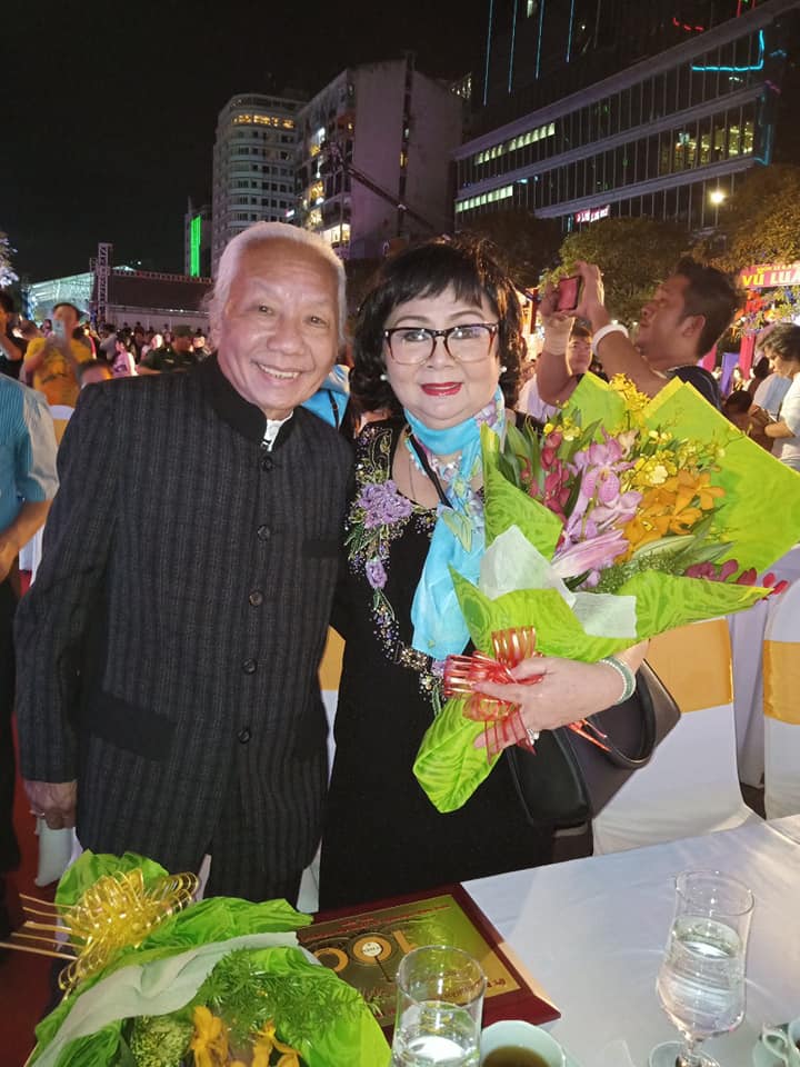 Mai V&agrave;ng nh&acirc;n &aacute;i thăm Nh&agrave; gi&aacute;o ưu t&uacute; Phạm Th&uacute;y Hoan v&agrave; NSƯT Trường Sơn - Ảnh 6.