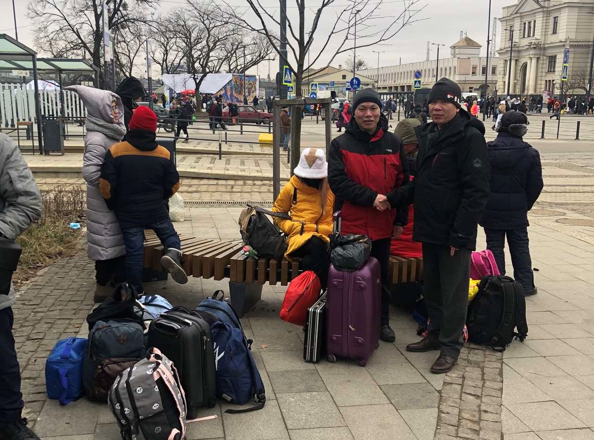 Hàng trăm người Việt đang sơ tán khỏi Ukraine