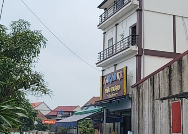 Người đàn ông tử vong bất thường trong quán karaoke