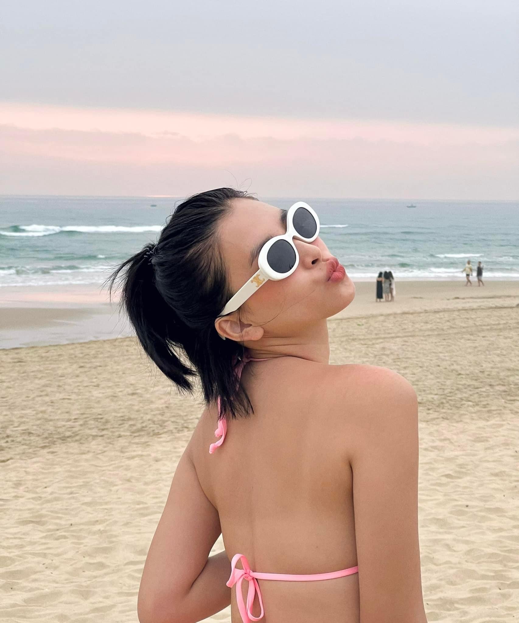 Hoa hậu Trần Tiểu Vy diện bikini, trở th&agrave;nh đề t&agrave;i b&igrave;nh luận của cư d&acirc;n mạng - Ảnh 4.