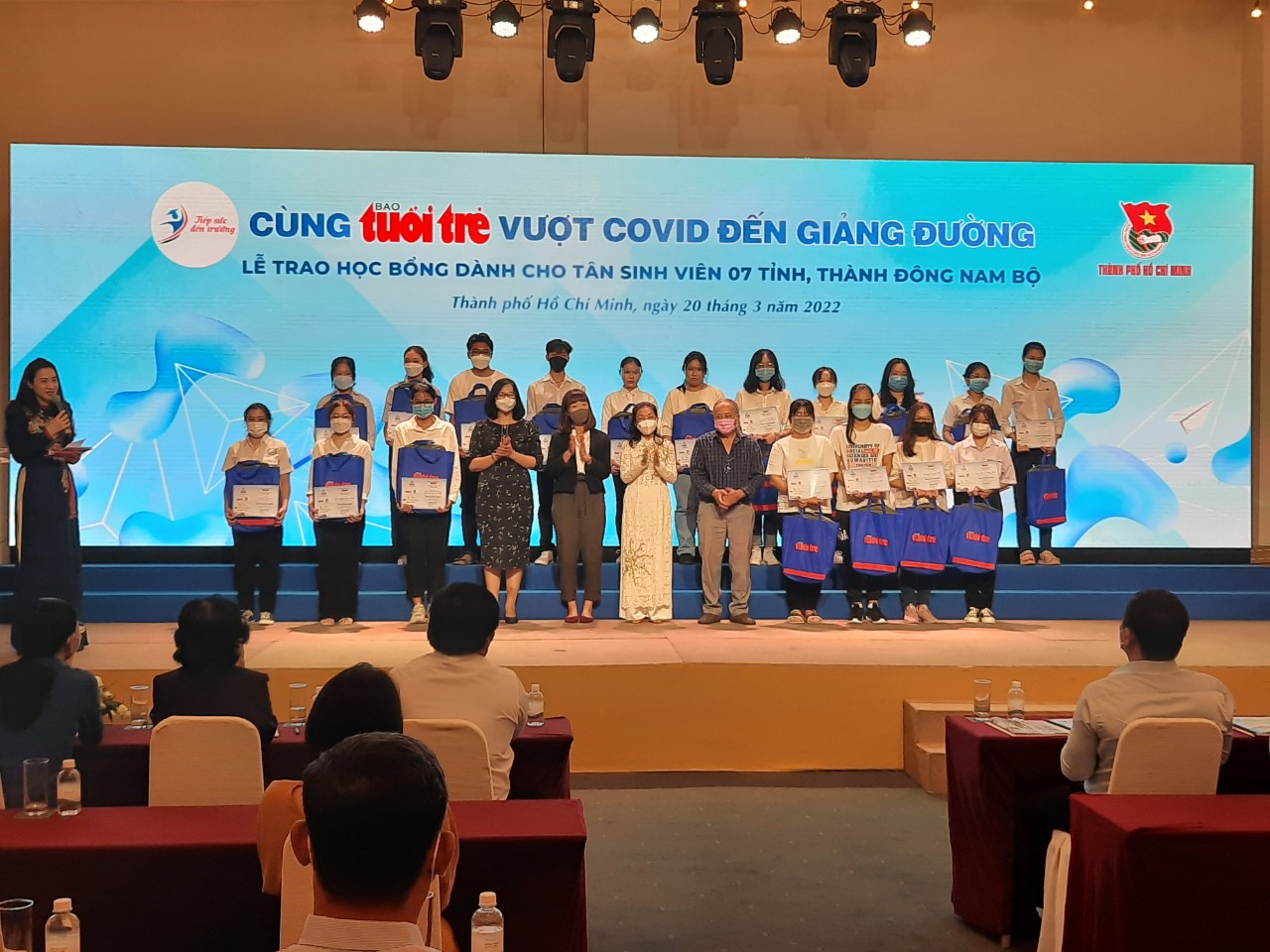 Những mảnh đời được tiếp sức