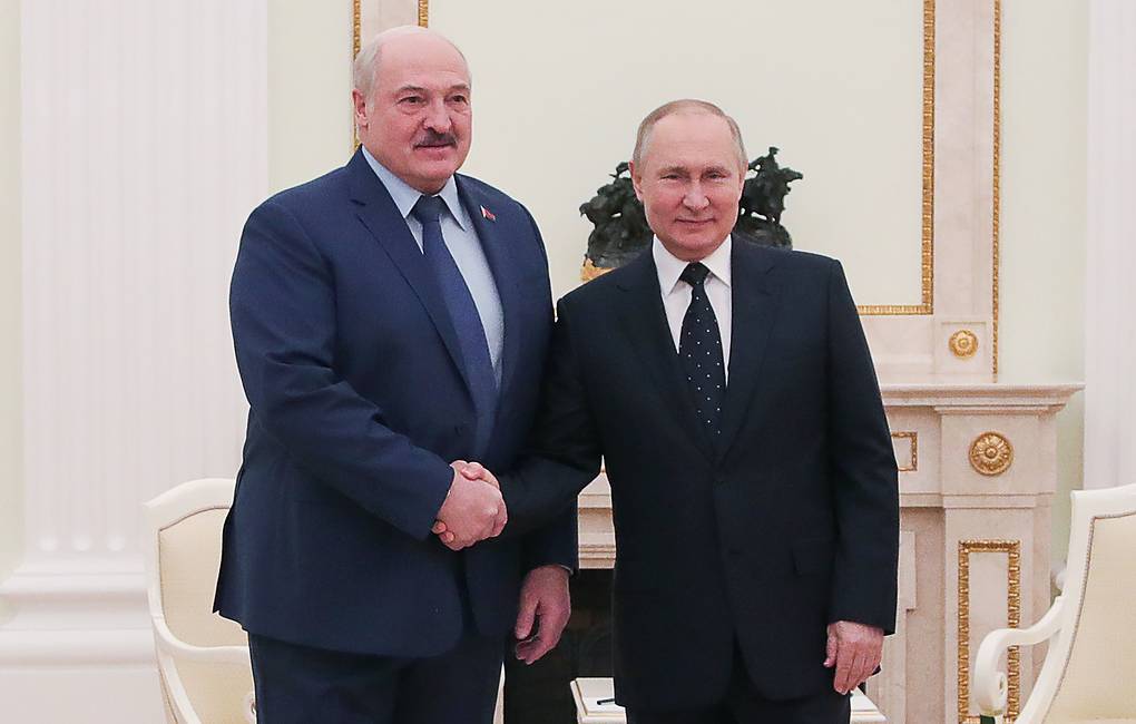 Nga giãn nợ cho Belarus, Pháp đóng băng tài sản ngân hàng Nga
