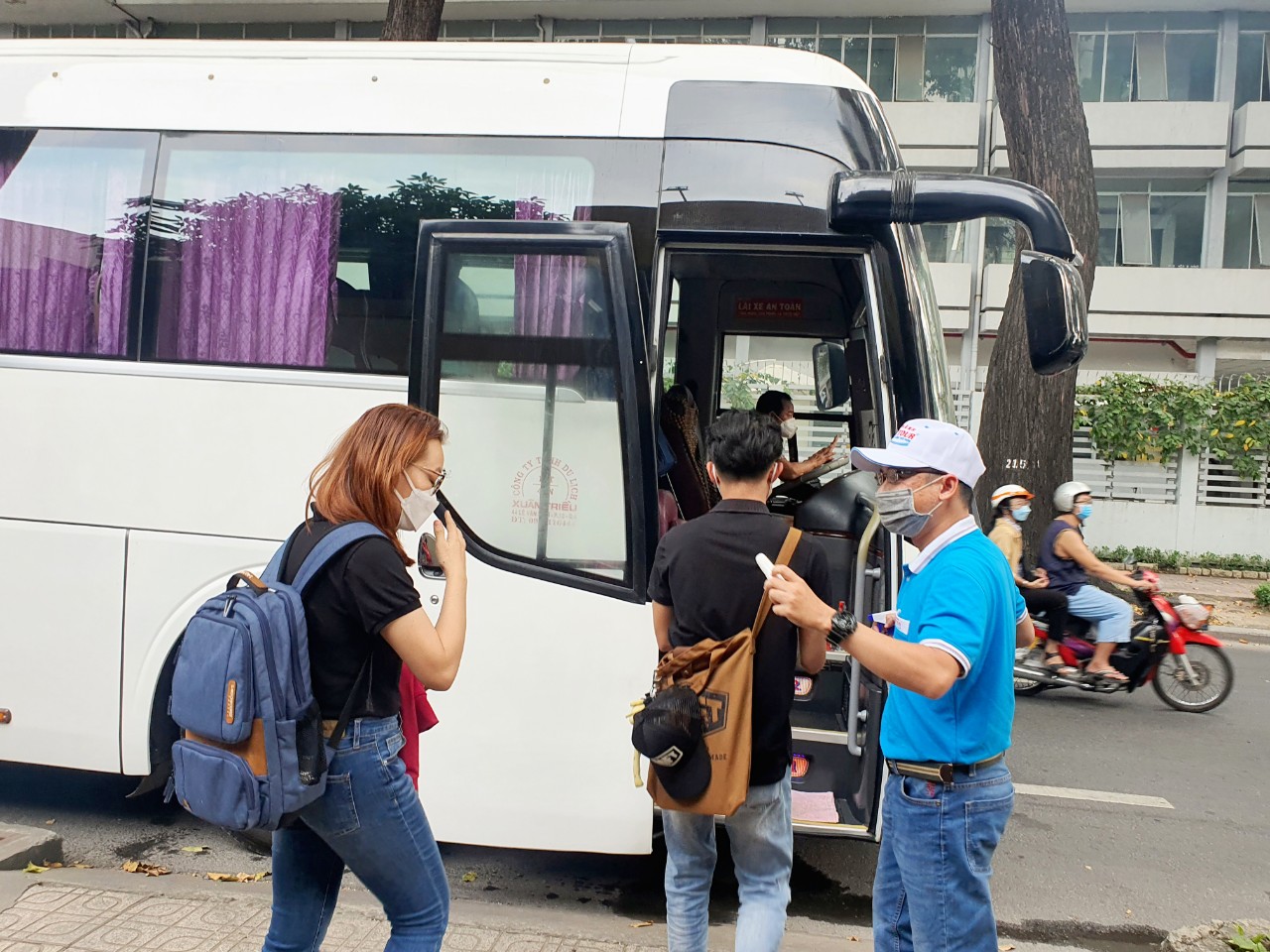 Có nên công khai thu tiền tip của du khách?