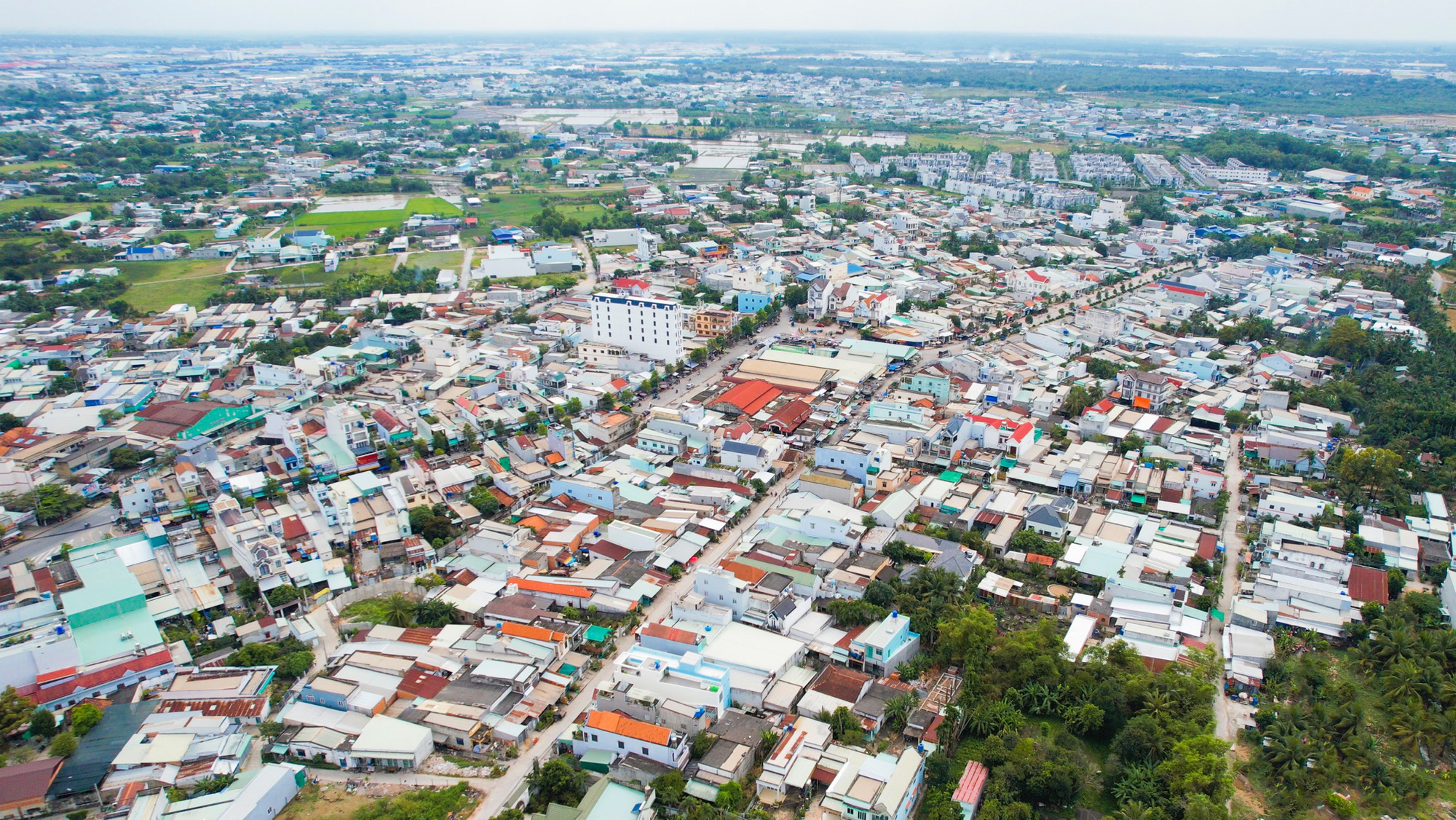 “Săn” bất động sản trong lõi khu công nghiệp ở vùng đô thị vệ tinh - Ảnh 1. “Săn” bất động sản trong lõi khu công nghiệp ở vùng đô thị vệ tinh - Ảnh 1.