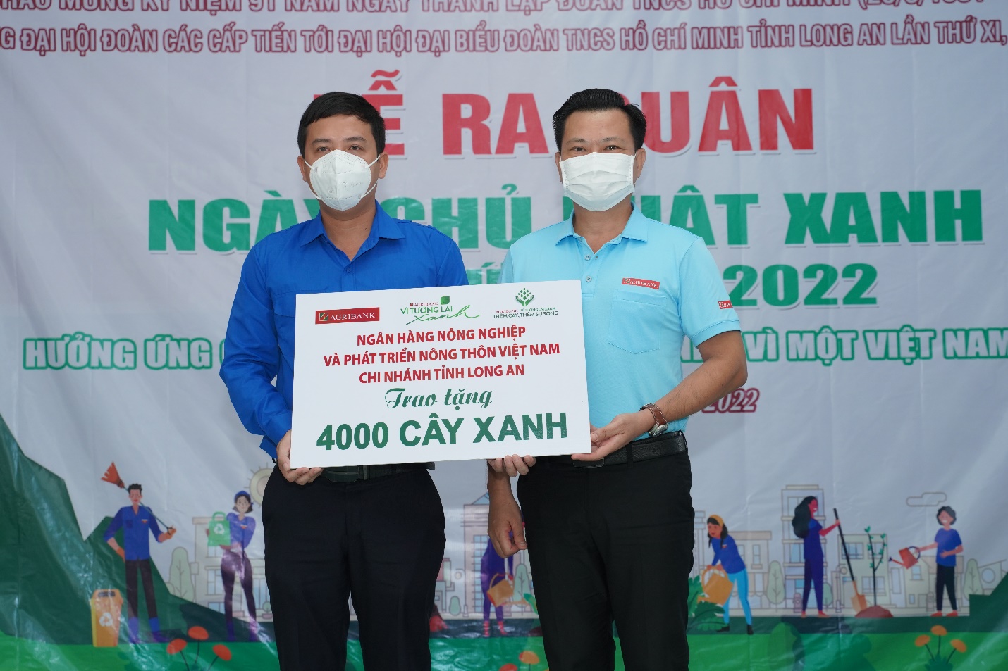 Agribank Long An phối hợp Tỉnh đoàn tổ chức lễ ra quân “Ngày chủ nhật xanh” - Ảnh 2.