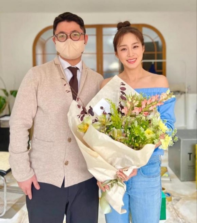Vợ chồng Kim Tae Hee trốn con đi hẹn h&ograve; - Ảnh 5.