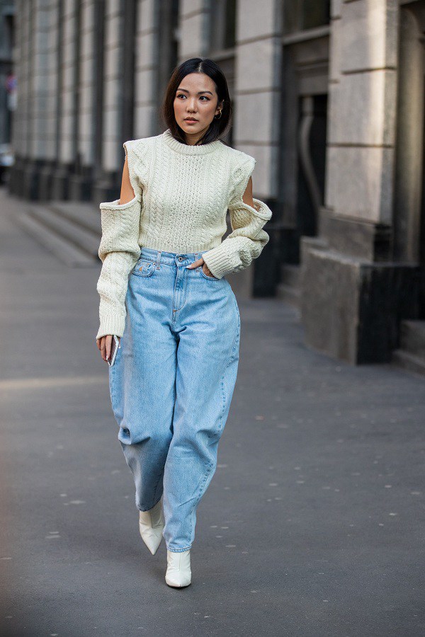 7 cách phối đồ kéo chân dài với quần jeans đen - Ảnh 10.