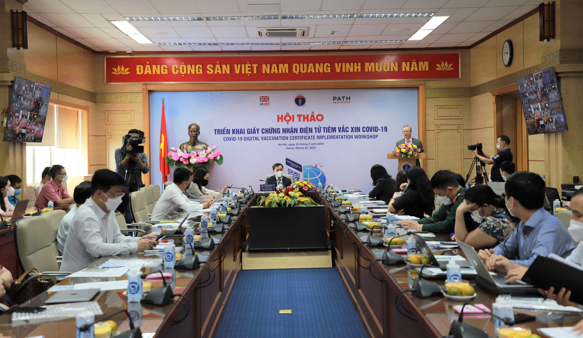 Việt Nam cấp chứng nhận hộ chiếu vắc-xin điện tử theo ti&ecirc;u chuẩn ch&acirc;u &Acirc;u - Ảnh 1.