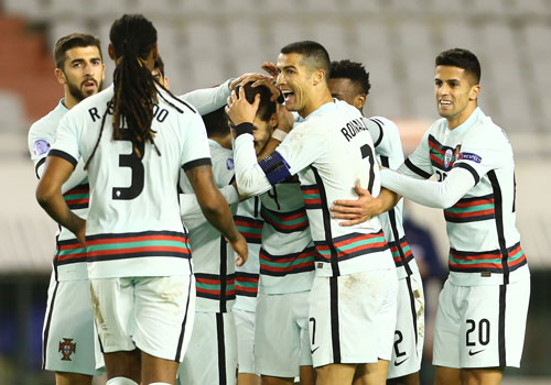Lo lỡ suất dự World Cup 2022, Bồ Đào Nha có dám "gạt" Ronaldo?