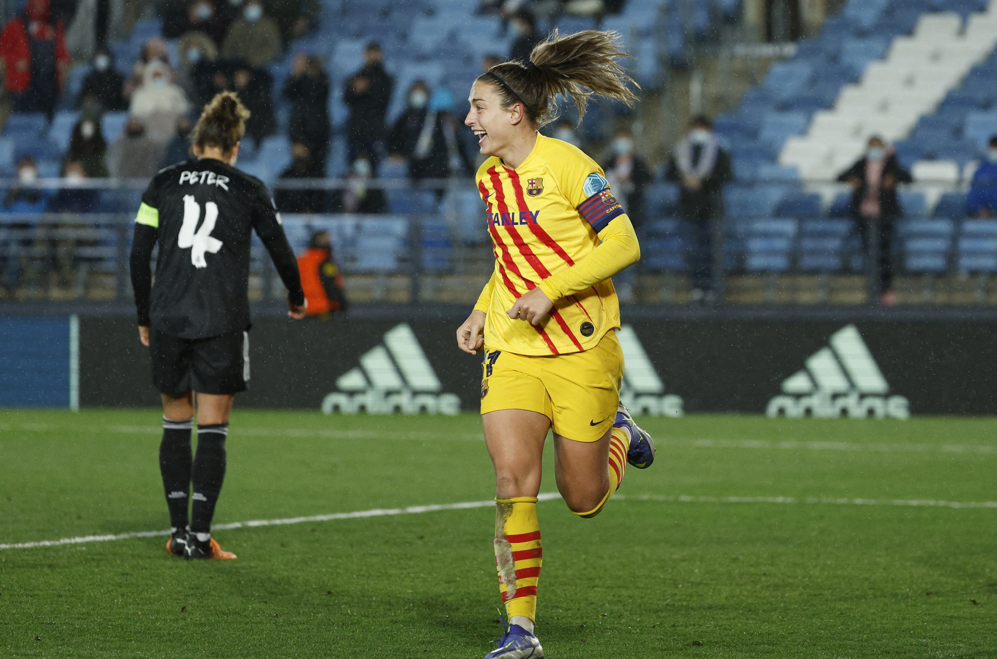 Champions League nữ: Real Madrid thua đậm Barcelona - Ảnh 5.