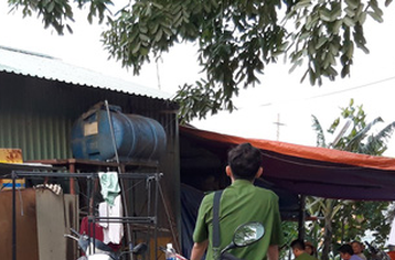 Lên mái tôn sửa nhà chuẩn bị lễ cưới, nam thanh niên bị điện giật rơi xuống đất tử vong