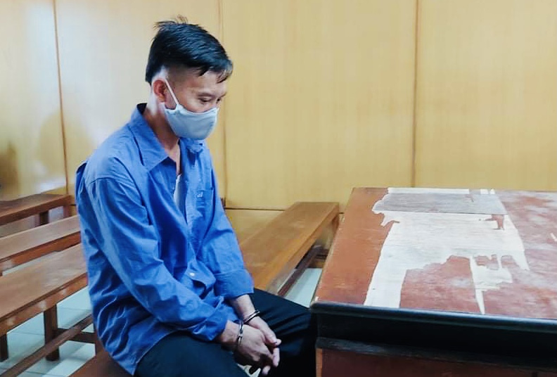 Đến kh&aacute;ch sạn đ&aacute;nh ghen, bị t&igrave;nh địch đẩy ra, chồng nổi giận g&acirc;y &aacute;n - Ảnh 1.