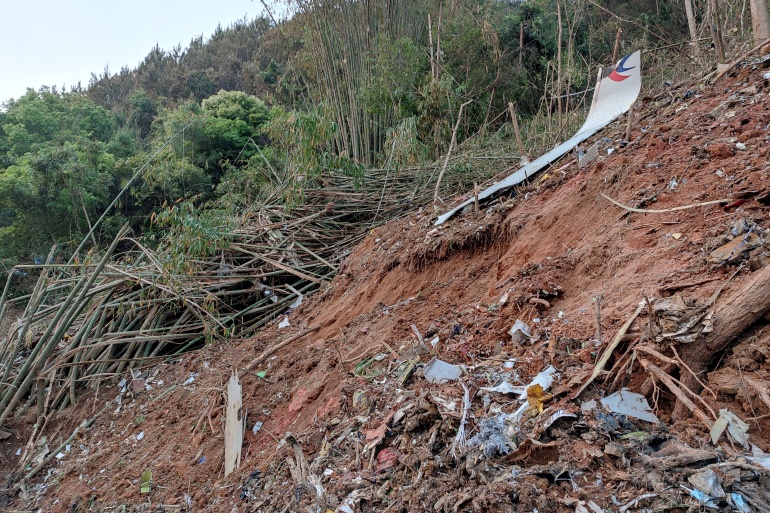 Rơi máy bay Trung Quốc: Trạm không lưu không thể liên lạc phi công