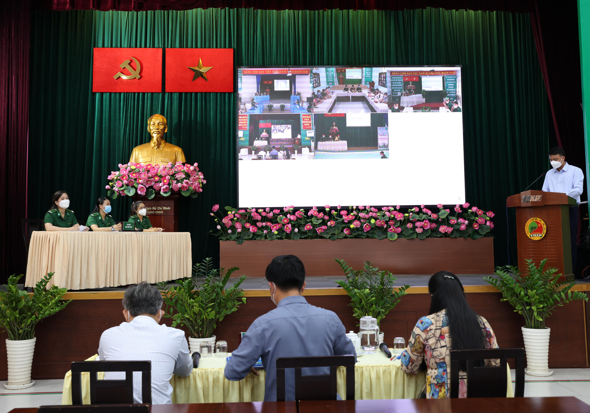 S&ocirc;i nổi Hội thi t&igrave;m hiểu lịch sử Lực lượng Thanh ni&ecirc;n xung phong TP HCM - Ảnh 1.