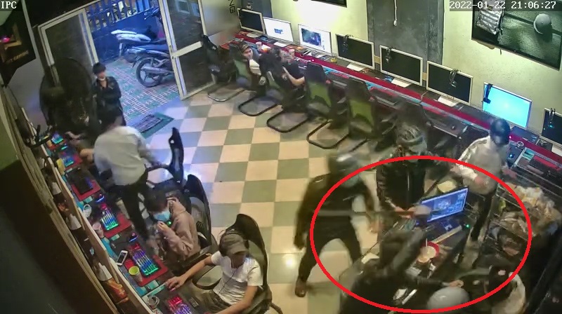 Đà Nẵng: 9 đối tượng tuổi teen hành hung người trong tiệm Internet