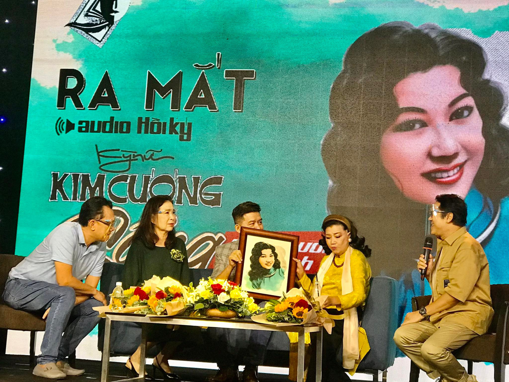 Ra mắt phi&ecirc;n bản audio Hồi k&yacute; Sống cho người &ndash; Sống cho m&igrave;nh - Ảnh 6.