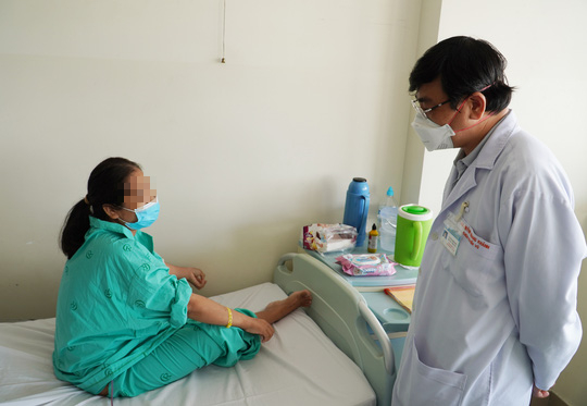 Người phụ nữ gần 4 năm sống với khối u vú "khổng lồ"