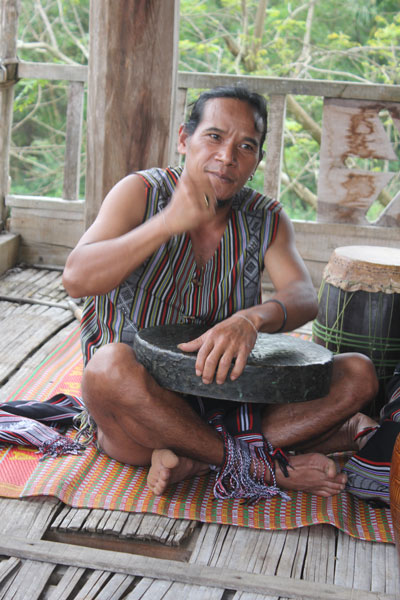 Tiếng chiêng ba mãi ngân vang - Ảnh 3.