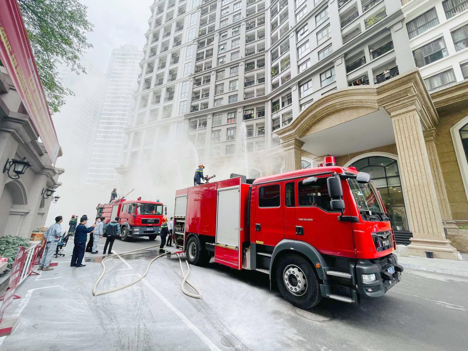 Tập huấn và diễn tập PCCC tại tòa nhà Sunshine Palace - Ảnh 1. Tập huấn và diễn tập PCCC tại tòa nhà Sunshine Palace - Ảnh 1.