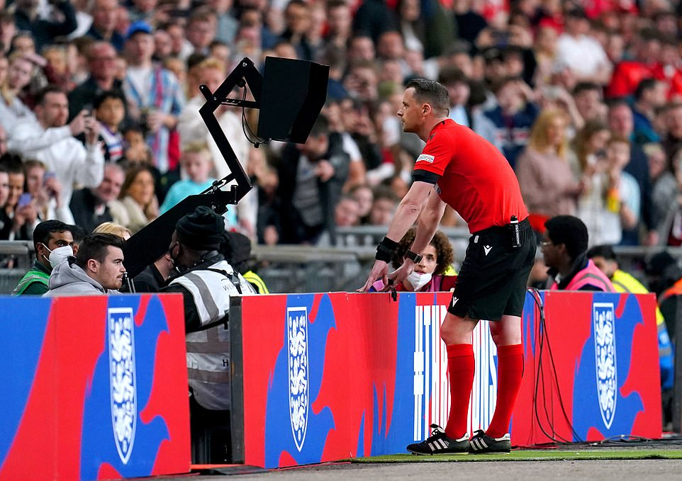 Harry Kane chạm mốc b&agrave;n thắng ấn tượng, Anh ngược d&ograve;ng đ&aacute;nh bại Thụy Sĩ ở Wembley - Ảnh 5.
