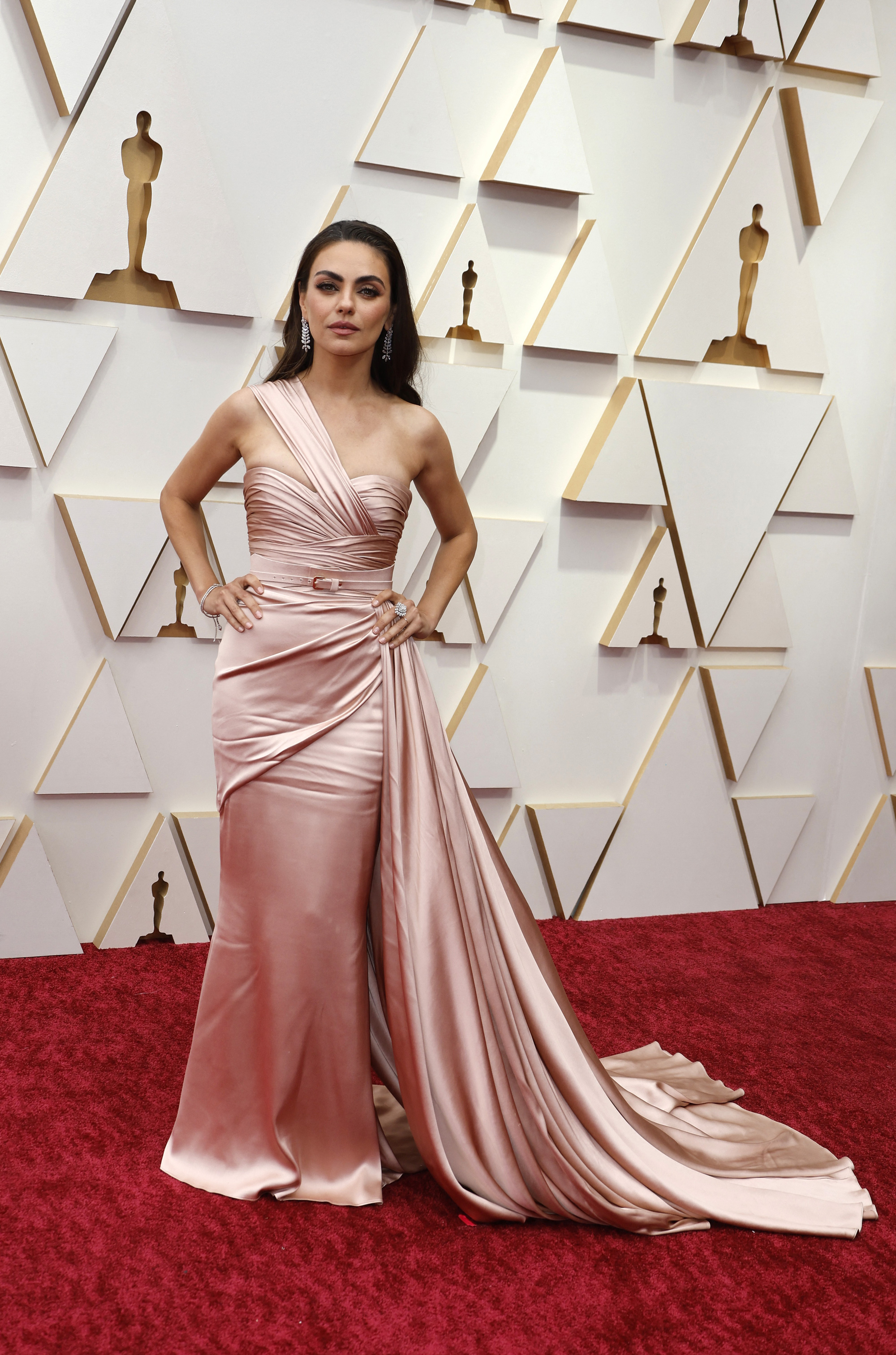 Nicole Kidman, Jessica Chastain, Zendaya&hellip; mặc đẹp tại Oscar 2022 - Ảnh 14.