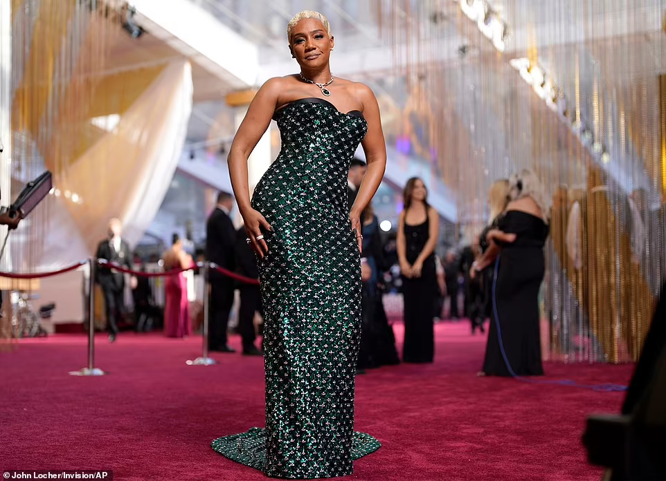 Nicole Kidman, Jessica Chastain, Zendaya&hellip; mặc đẹp tại Oscar 2022 - Ảnh 19.